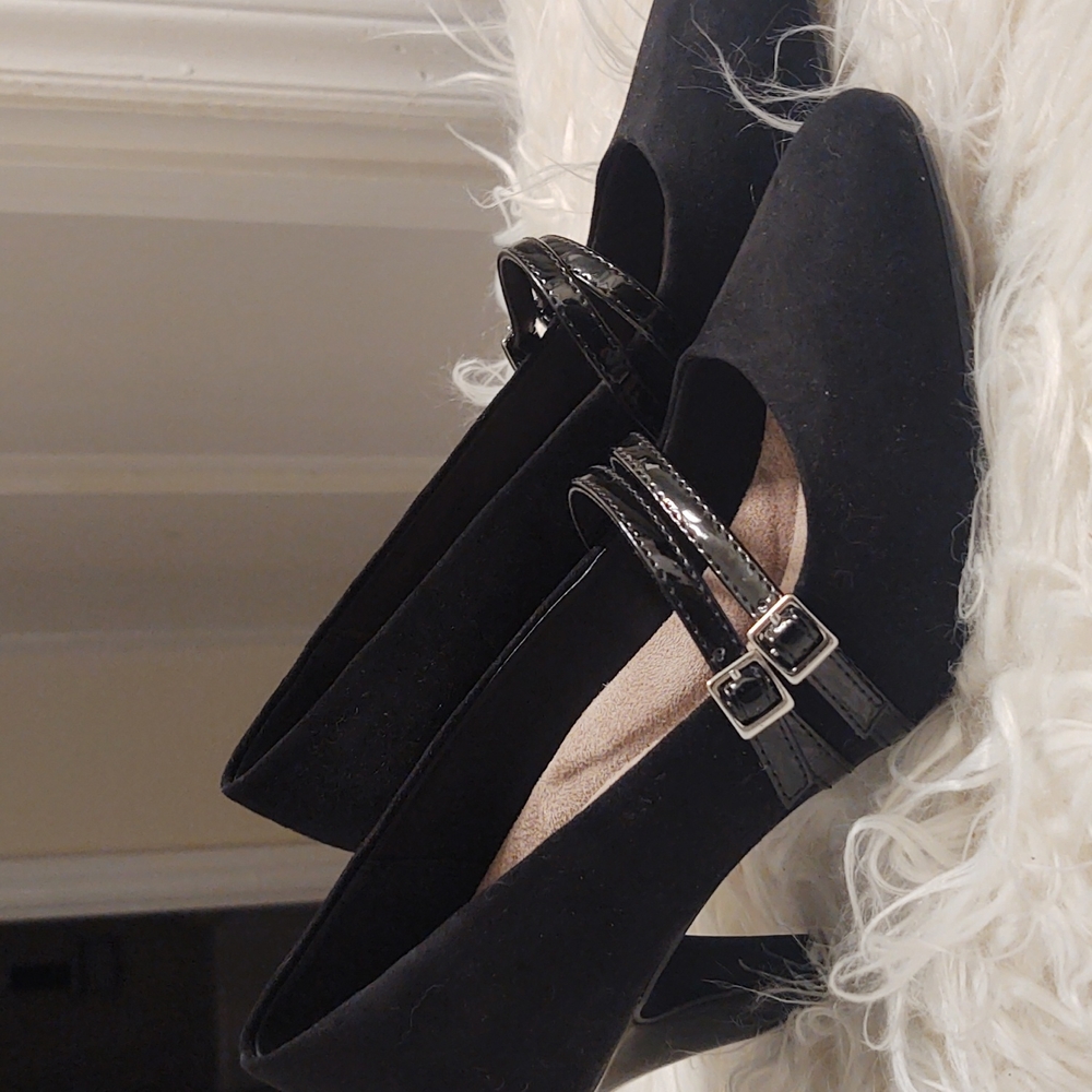 Women's shoes